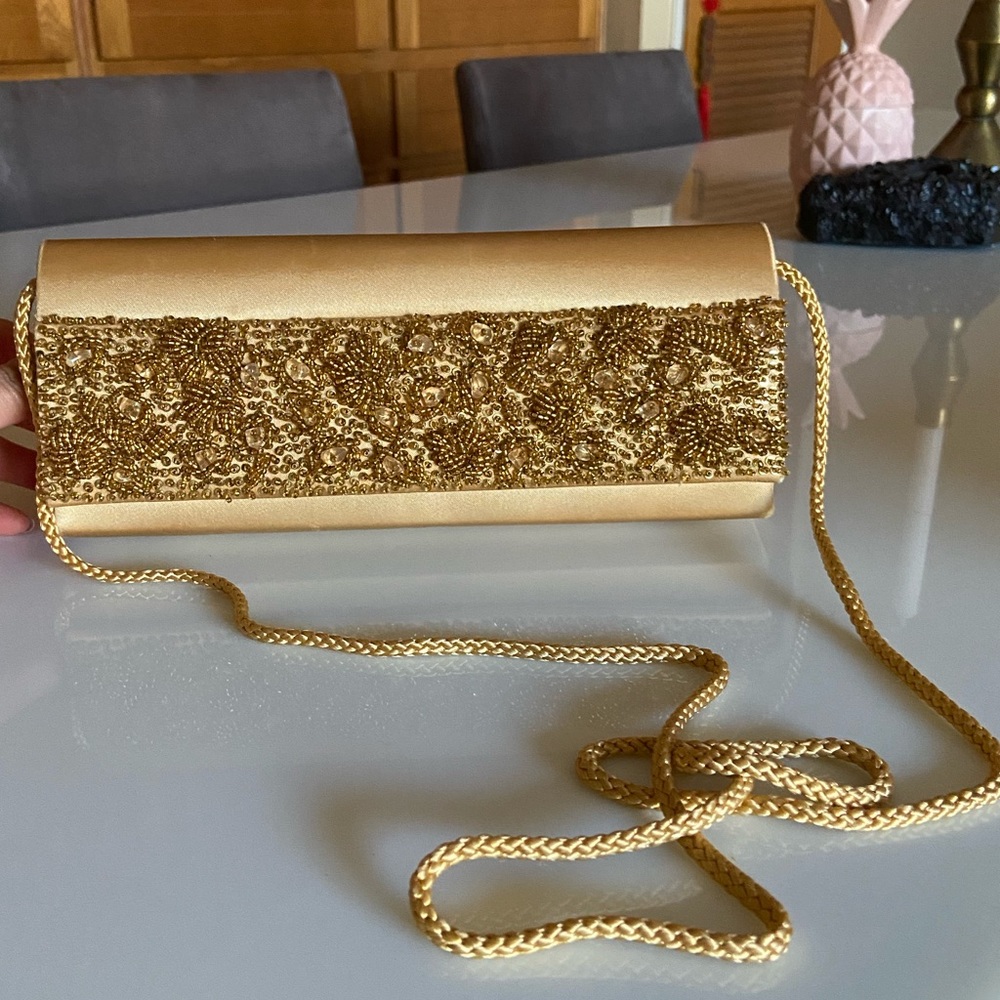 Valerie Stevens Gold Clutch with shoulder strap - Picture 3 of 8
